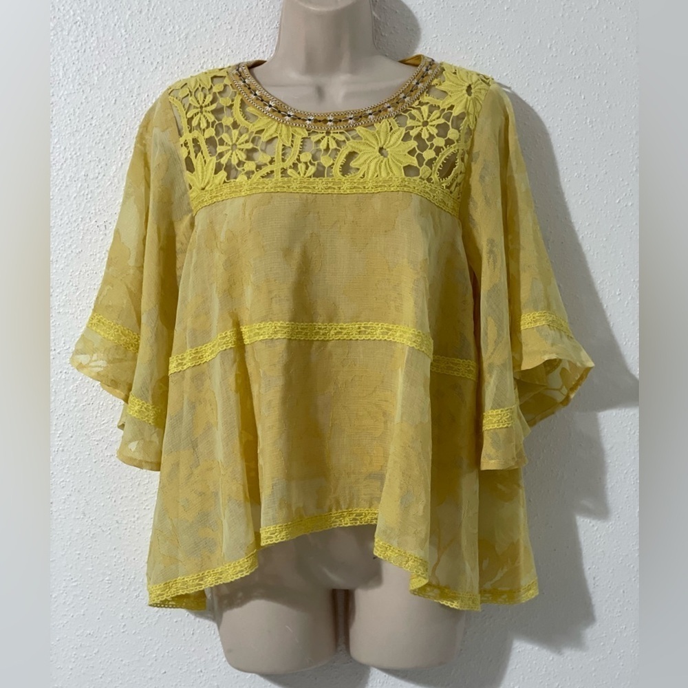 EUC Esley Yellow Lace Women's Top Size Small